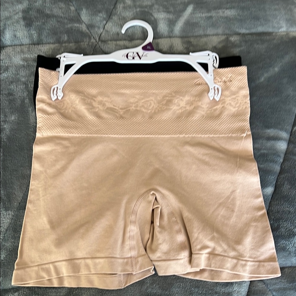 Gloria Vanderbilt Beige & Black Shapewear Panties